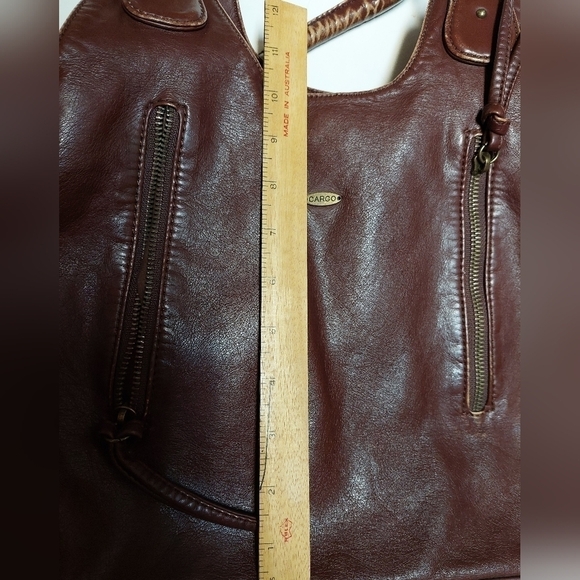 Bentley Leathers "Cargo" Shoulder Bag - Picture 15 of 16